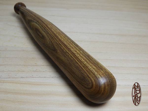 GreenSandalwood_01.JPG