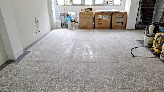 磨石子地板拋光前.jpg