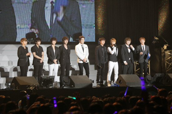 110515 日本-KPOP Super Live-1.jpg