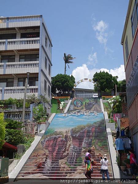 0603建中國小彩繪階梯 (1).JPG
