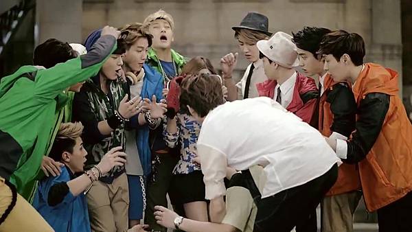 140227 EXO Kolon Sport CF Full Ver_(720p) 1993.jpg