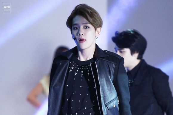 BAEKHYUN-10.jpg