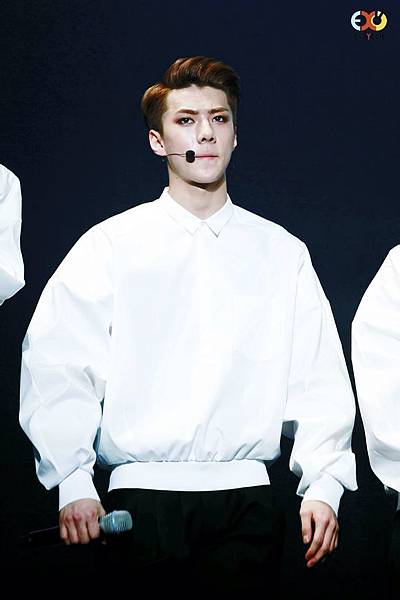 SEHUN-1.jpg