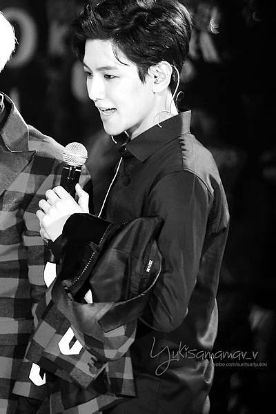 BAEKHYUN-4.jpg