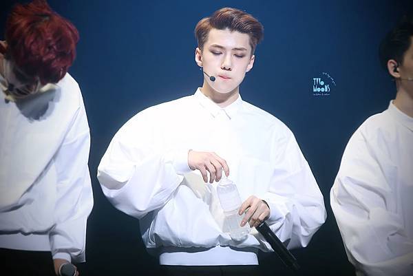 SEHUN-96.jpg