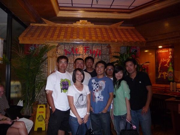 和倪、唐、翻譯合照@sushi buffet