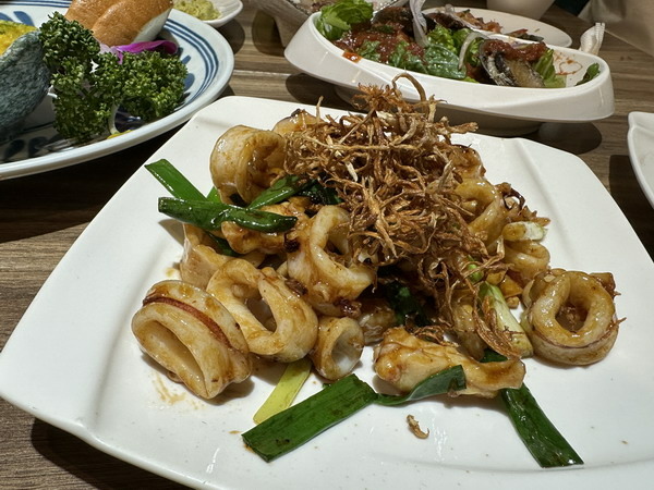 【美食】台北松山/漁聞樂海鮮料理 不用去漁港就可吃到蟹黃咖哩