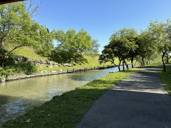 【旅遊】冬山河生態綠舟 人工河道的神祕洞窟成為宜蘭新亮點 2