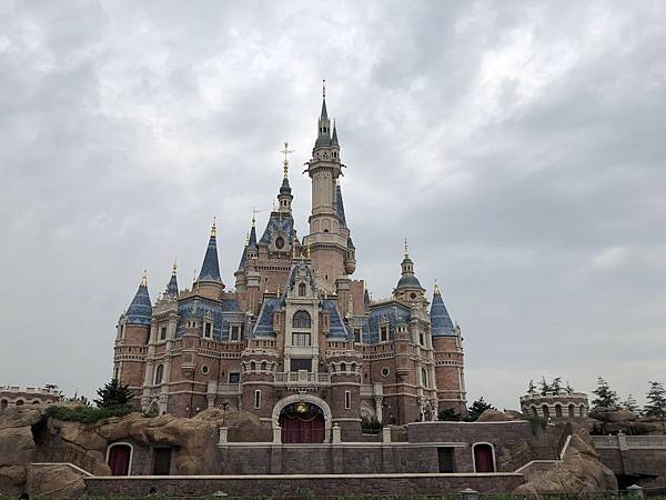 魚姬愛旅遊~上海迪士尼樂園。遊園攻略❤ 霸王魚姬 love around the world