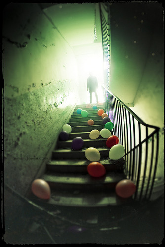 balloons,colorful,green,man,silhouette,stairs-556c94f2b4911d0089c4350dadc9c386_h.jpg