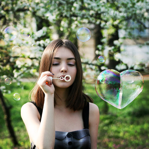 bubbles,girl,sweet,heart,woman,creative-ce6a7fb7429d17b94d5ebd08932c5d6f_h.jpg