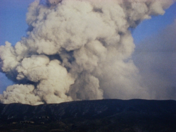 火山爆發時的景觀