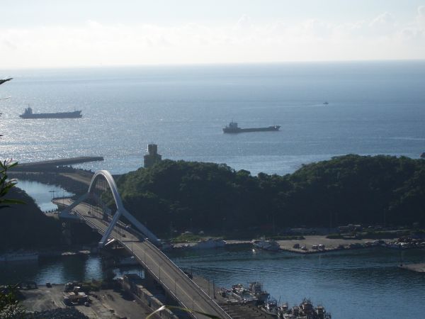 南方澳漁港和跨海大橋