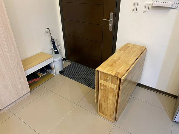 [開箱折疊收納餐桌] RICHOME實木收納餐桌椅組,折疊