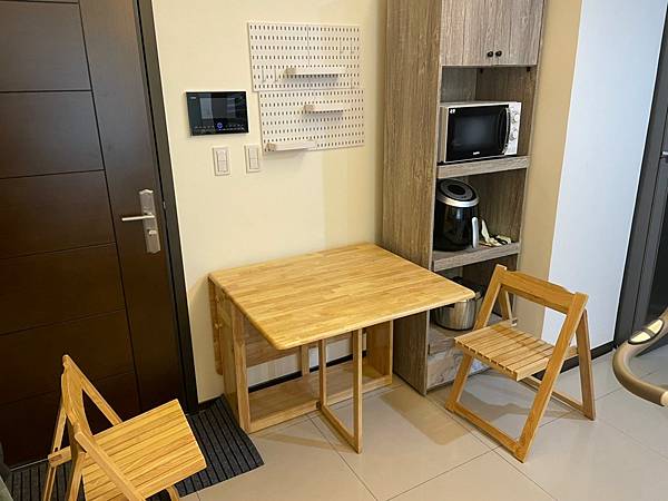 [開箱折疊收納餐桌] RICHOME實木收納餐桌椅組,折疊