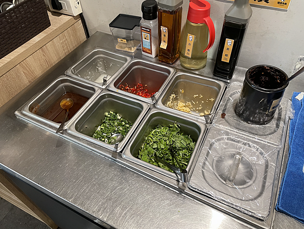 [吃喝台北內湖] 雞湯大叔—湯控必訪的火鍋店,可先試喝湯頭