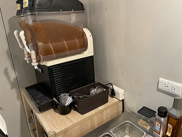 [吃喝台北內湖] 雞湯大叔—湯控必訪的火鍋店,可先試喝湯頭