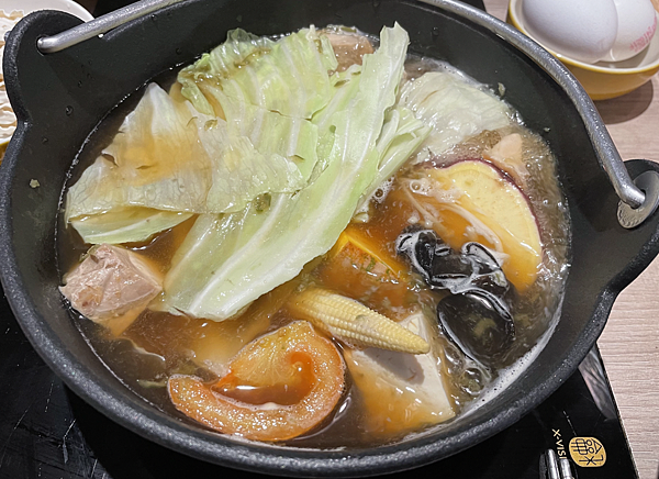 [吃喝台北內湖] 雞湯大叔—湯控必訪的火鍋店,可先試喝湯頭