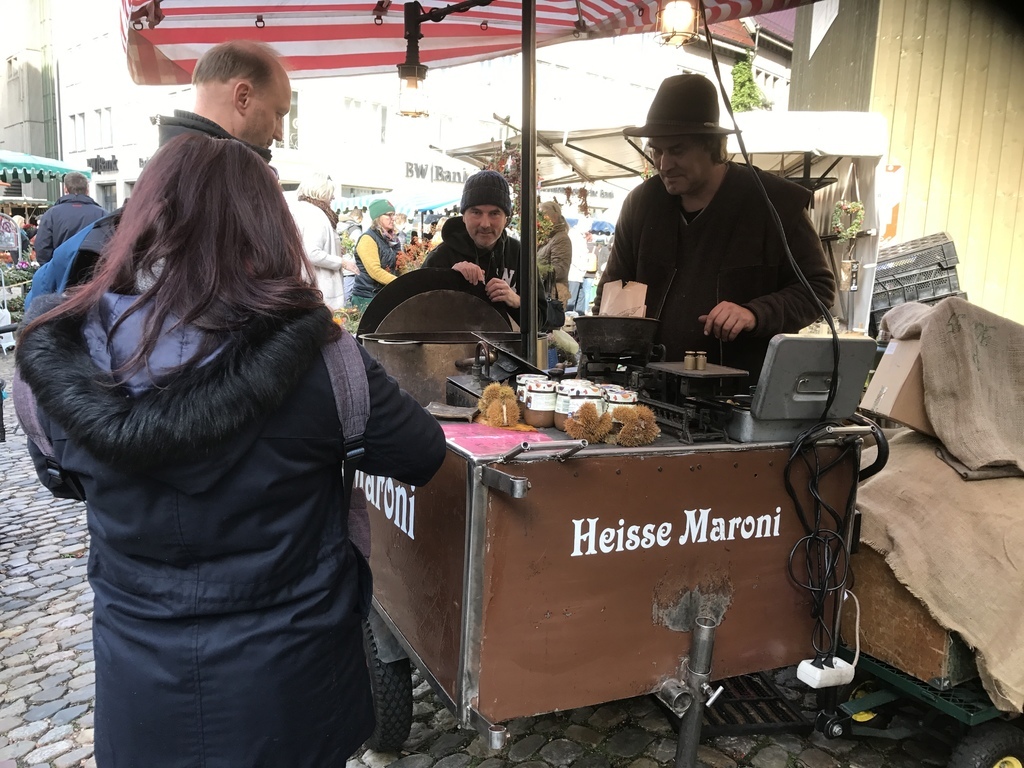 20161104 (20) Freiburg 弗來堡大教堂附近的 Münsterplatz 市集 [栗子].JPG