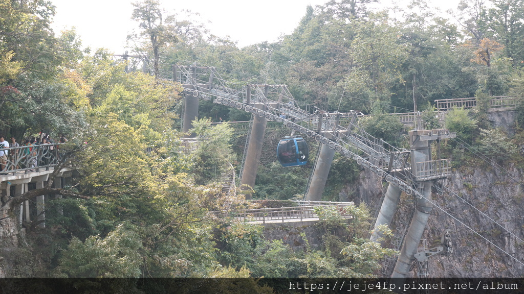 20190924 (326) 由吊索神峪棧道眺望.JPG