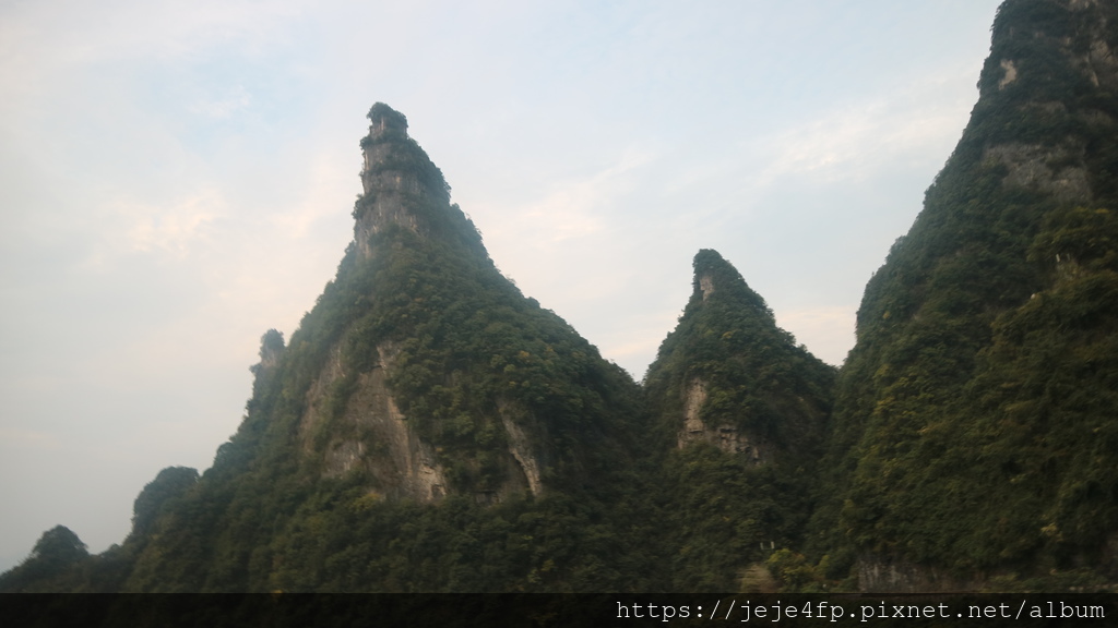 20190924 (854) 搭乘環保車離開天門山途中.JPG