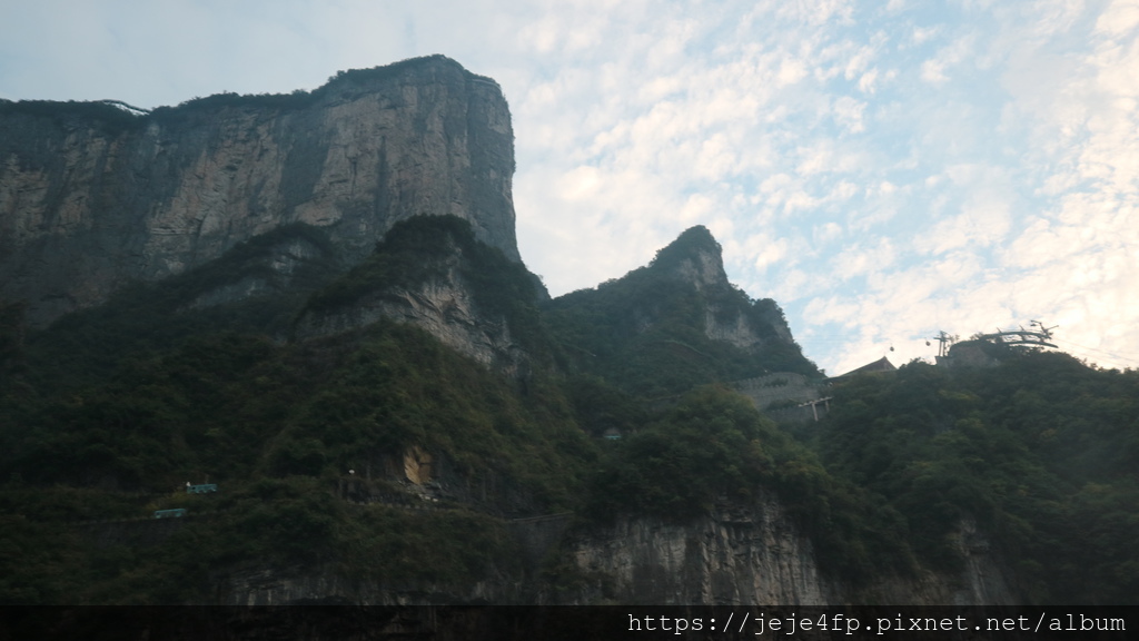 20190924 (870) 搭乘環保車離開天門山途中.JPG