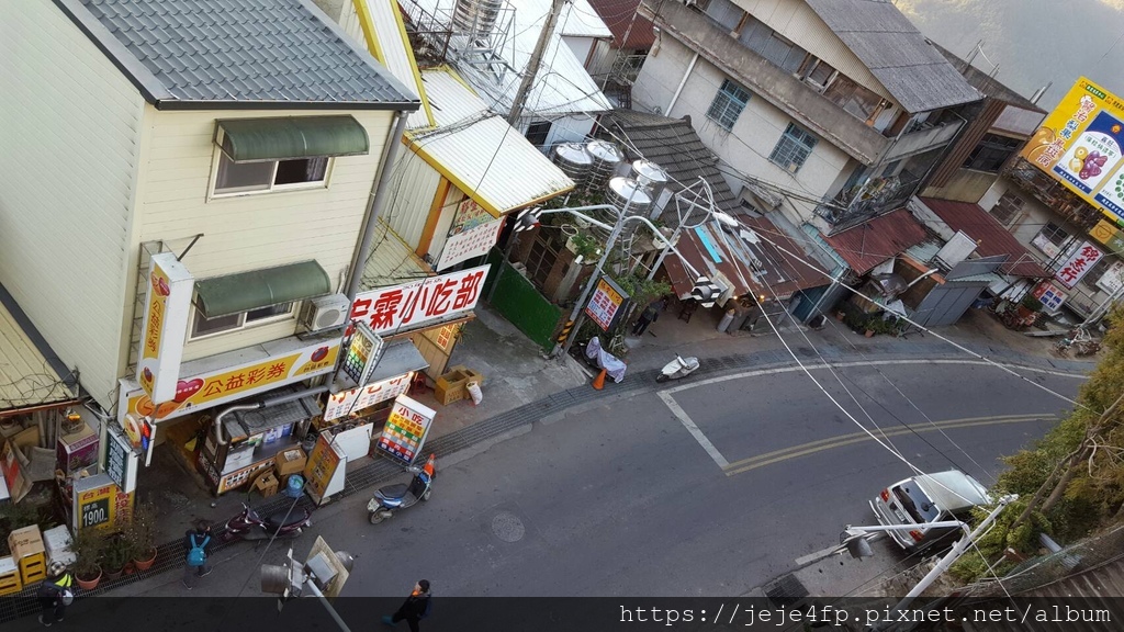 20170129 (212) 由福忠彩虹旅館俯瞰梨山街區.jpg