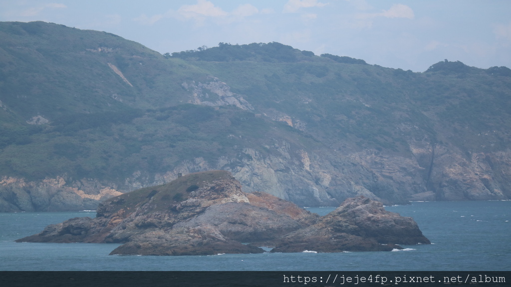 20200830 (815) 遠後方為高登島 [由大坵島眺望].JPG