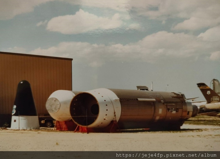 [照片8] 展覽於Pima Air Museum的Titan飛彈第2節一景.jpg