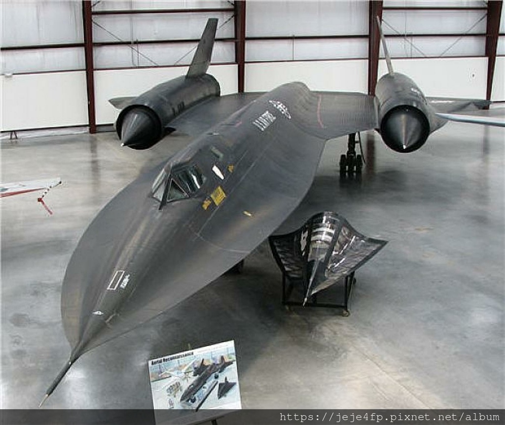 [照片53] 室內展品一景 SR-71A偵查機.jpg