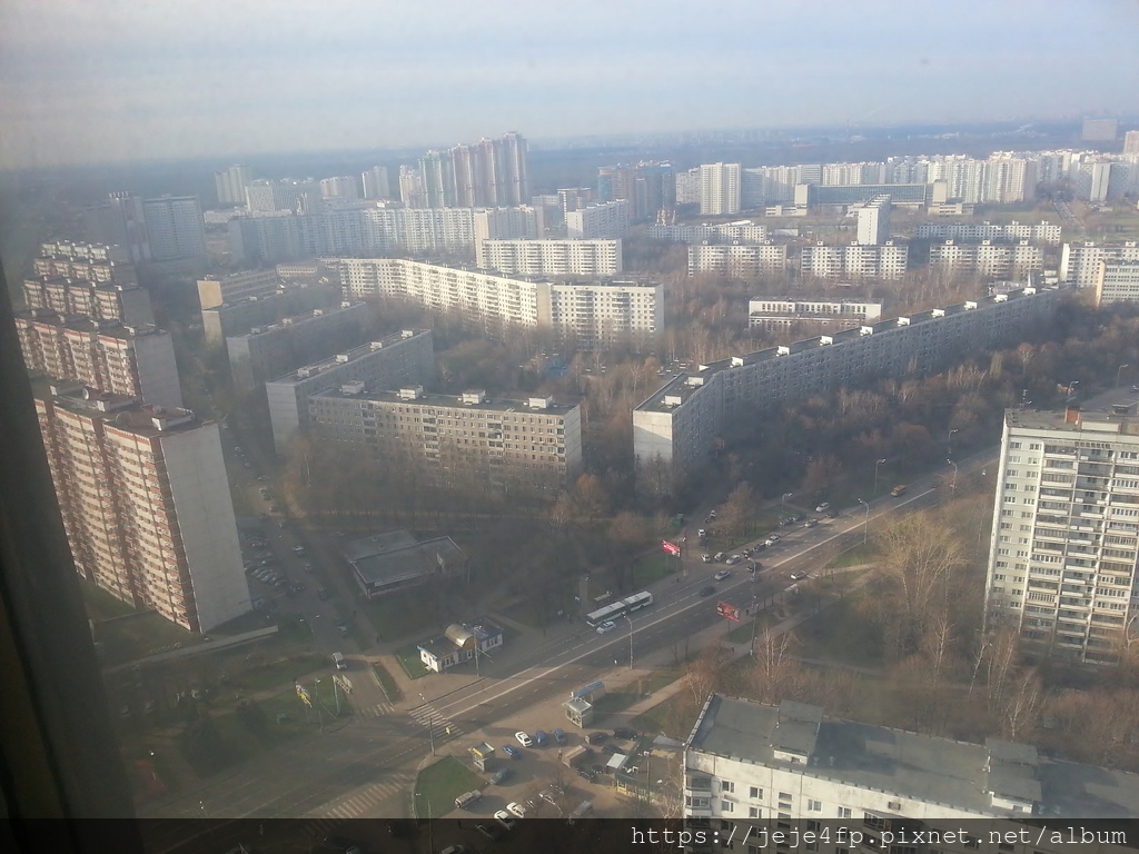 20121111 (95) 莫斯科ASTRUS旅館  - 33樓俯視附近市區.jpg