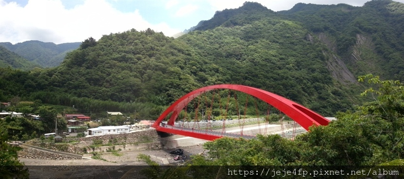 [195]: 新竹縣尖石鄉(7): 石磊道路的景觀