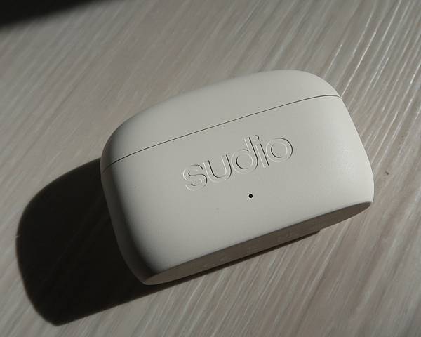 細膩設計的全新升級：Sudio E3 藍芽降噪耳機