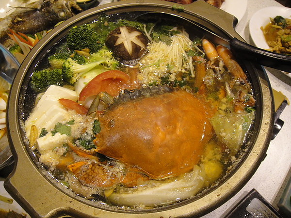 大蟹鍋湯~~~吃不下了通通打包 大蟹鍋湯~~~吃不下了通通打包