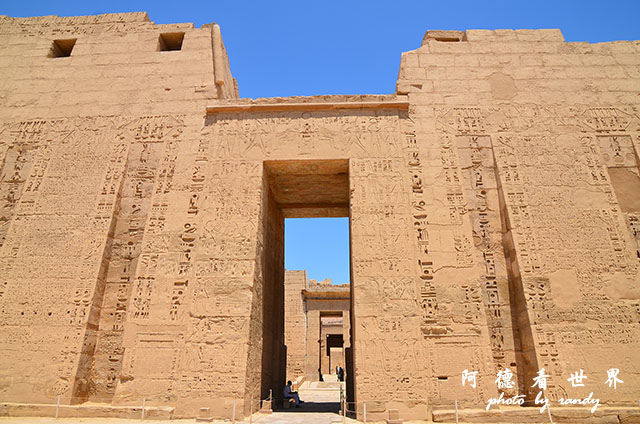 Luxor1D7000 106.JPG Luxor1D7000 106.JPG