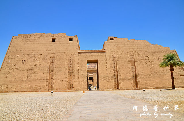 Luxor1D7000 102.JPG Luxor1D7000 102.JPG