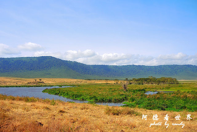 ngorongoroP7700 110.JPG ngorongoroP7700 110.JPG