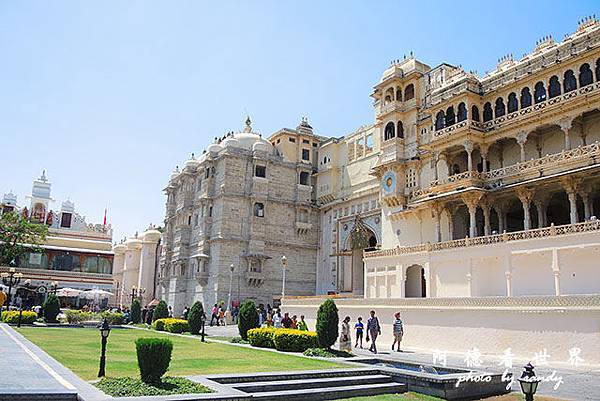 udaipur2-citypalaceP7700 158.JPG