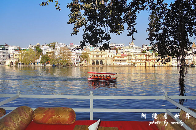 udaipur2-citypalaceP7700 271.JPG