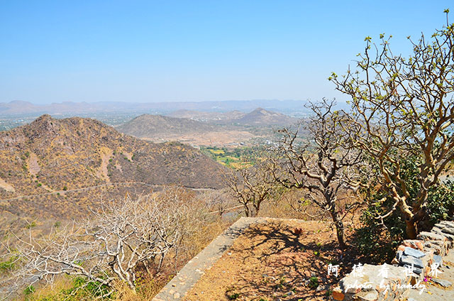 udaipur3-monsoonpalaceD7000 094.JPG