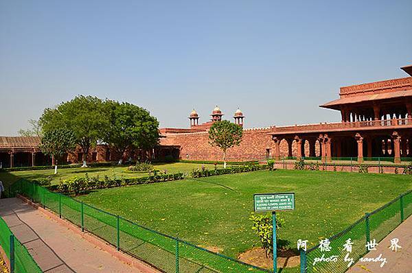 agra1D7000 227.JPG