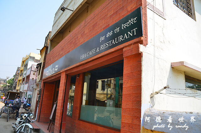 varanasi1-2D7000 081.JPG varanasi1-2D7000 081.JPG