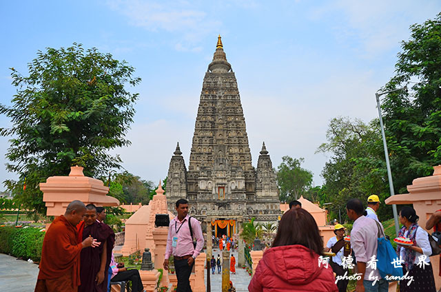 bodhgaya2D7000 014.JPG