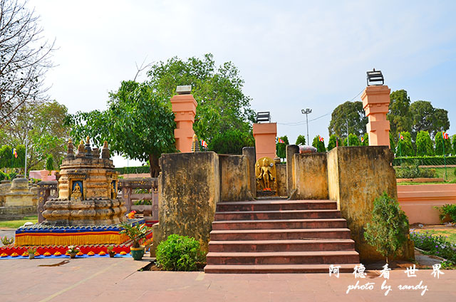 bodhgaya2D7000 050.JPG