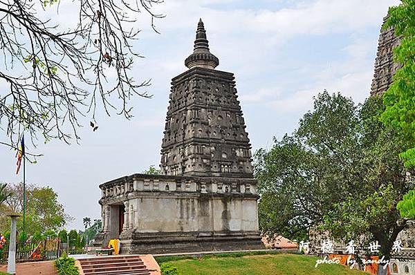 bodhgaya2D7000 103.JPG