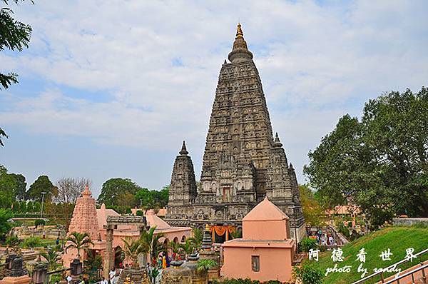 bodhgaya2D7000 104.JPG