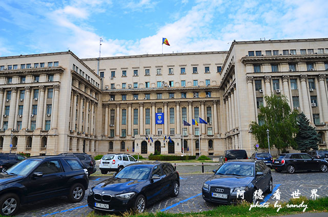 【羅馬尼亞•Bucharest】大學廣場走到革命廣場　散步在
