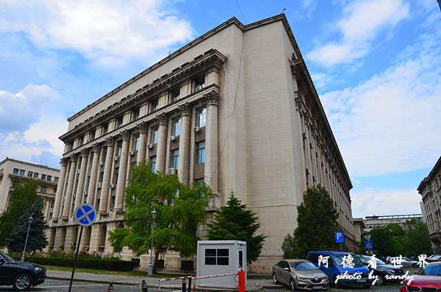 【羅馬尼亞•Bucharest】大學廣場走到革命廣場　散步在