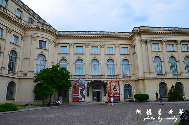 【羅馬尼亞•Bucharest】大學廣場走到革命廣場　散步在