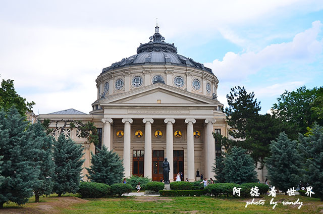 【羅馬尼亞•Bucharest】大學廣場走到革命廣場　散步在